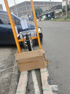 Lifting Hydraulic Machine/Manual Stacker - thumbnail 2