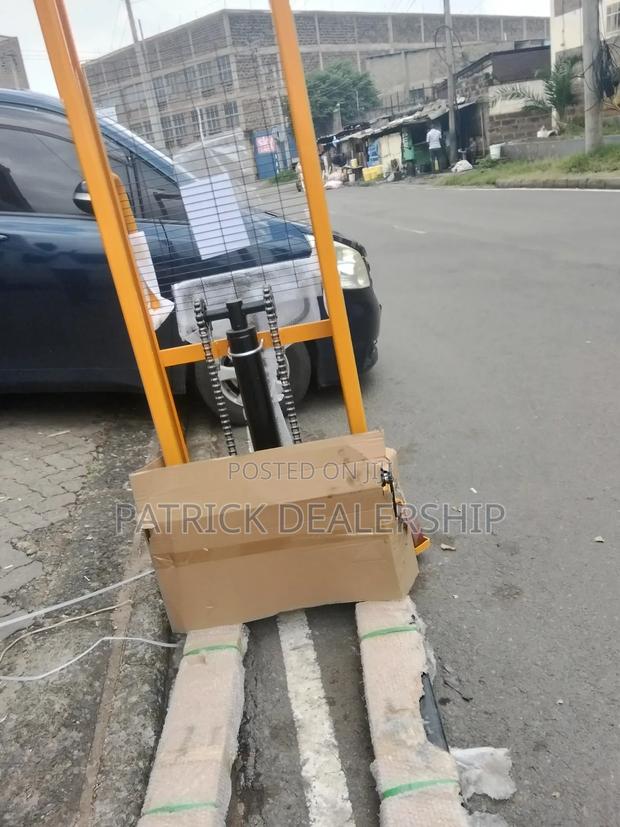 Lifting Hydraulic Machine/Manual Stacker - main view