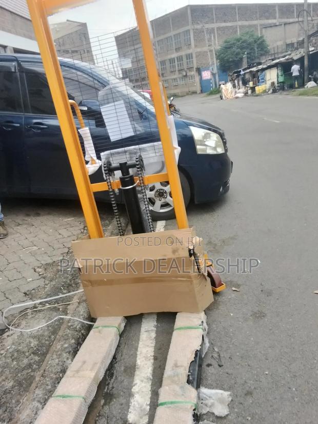 Lifting Hydraulic Machine/Manual Stacker - thumbnail 3