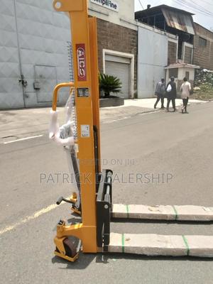 Durable Manual Stacker - thumbnail 2