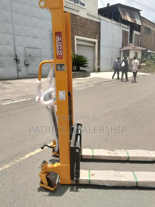 Durable Manual Stacker - main view