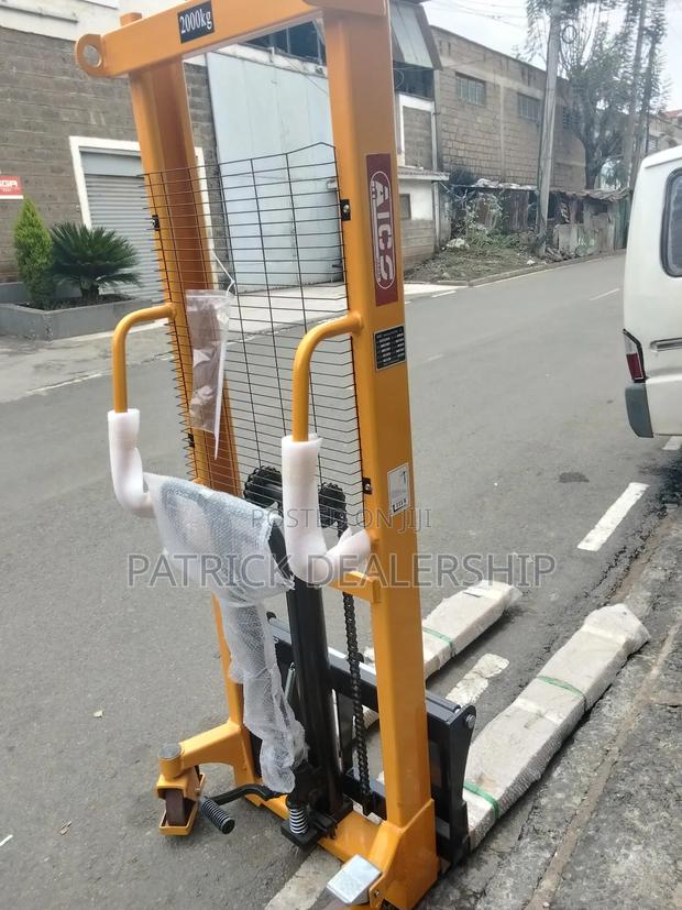 Durable Manual Stacker - thumbnail 3