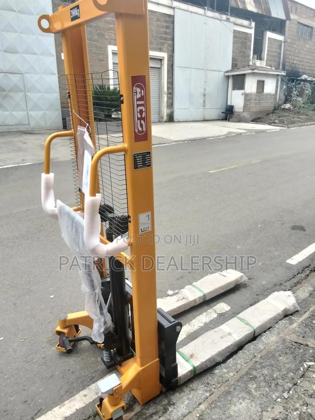 Durable Manual Stacker - main view