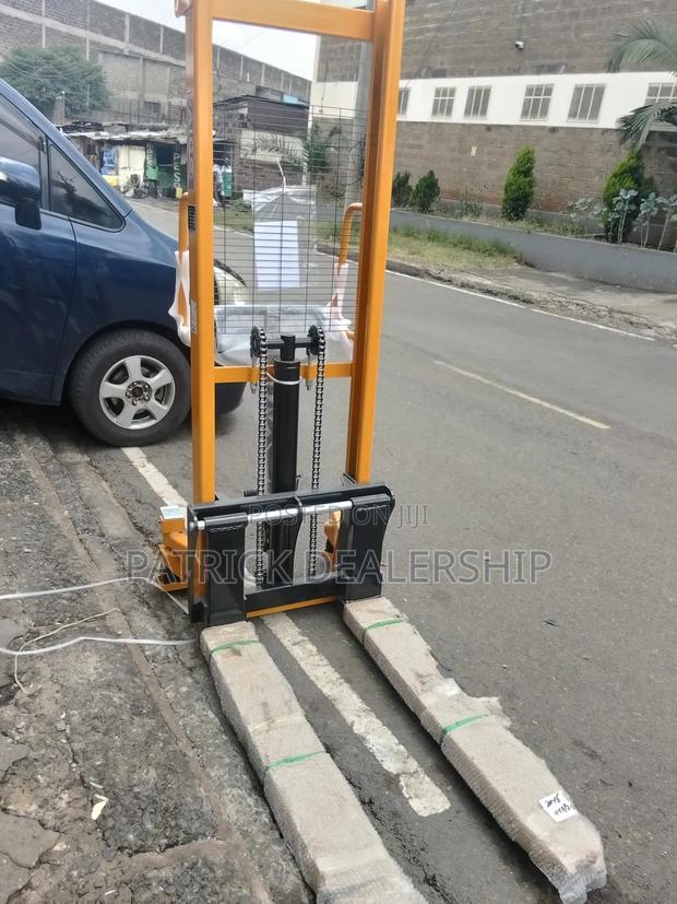 Durable Manual Stacker - thumbnail 2