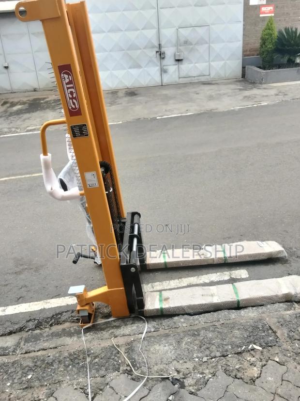 Safe Handling Manual Stacker
