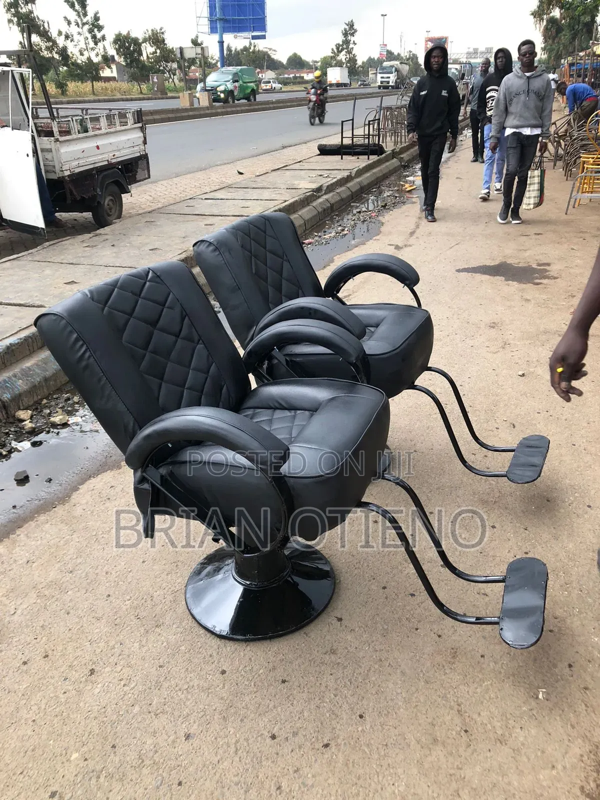 Rotating/Adjustable Footrest Saloon Seats