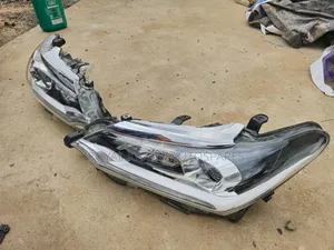 Toyota Fielder/ Axio Xenon Led Headlights