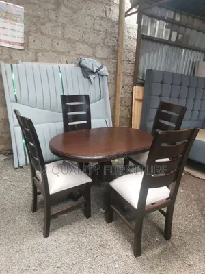 4 Seater Oval Shaped Dinning Table