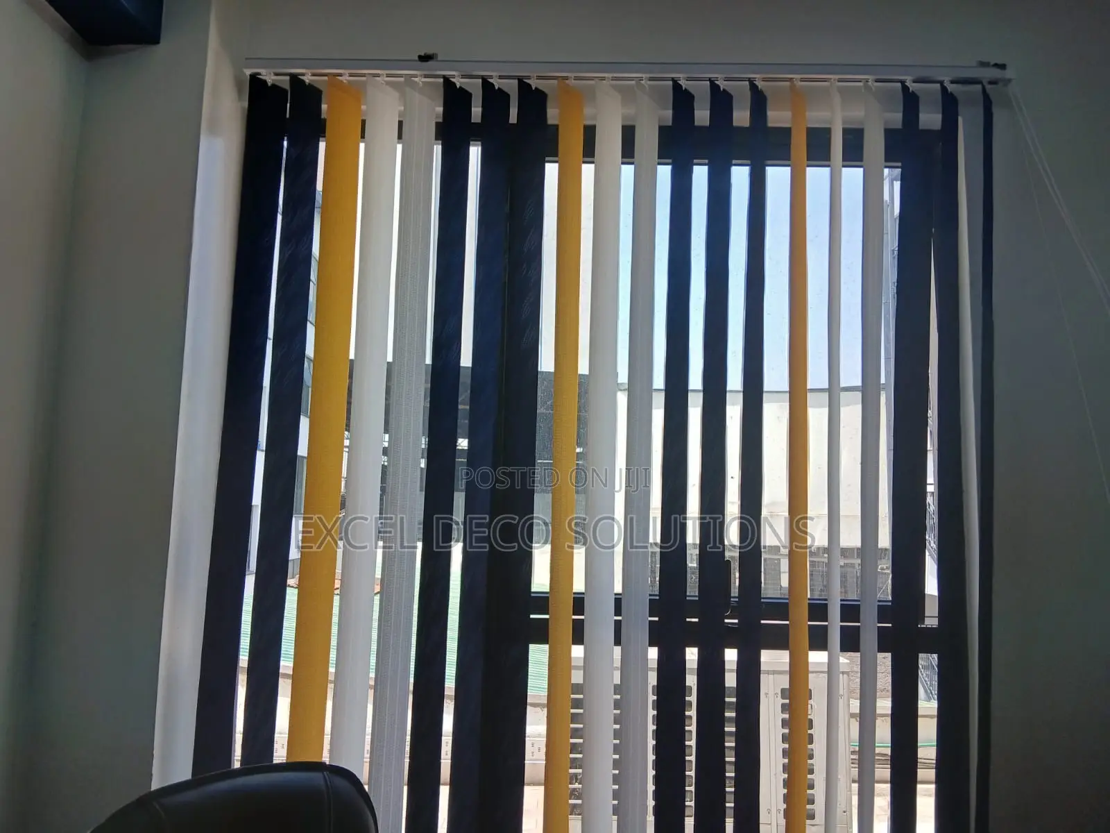 Office Window Blinds – Professional Look, Easy Control