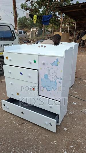 Queen Size Chest of Drawers - main view