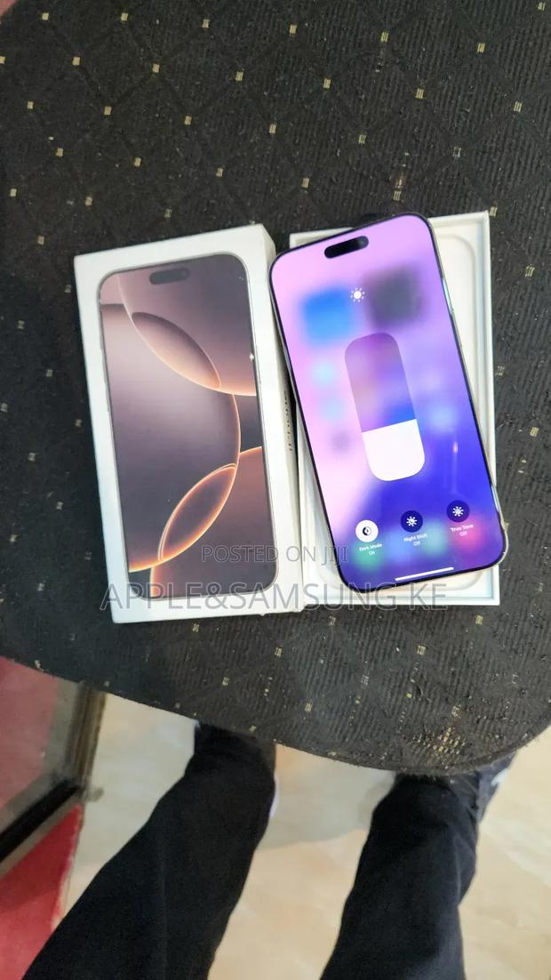 Apple iPhone 16 Pro Max 256 GB White - thumbnail 2