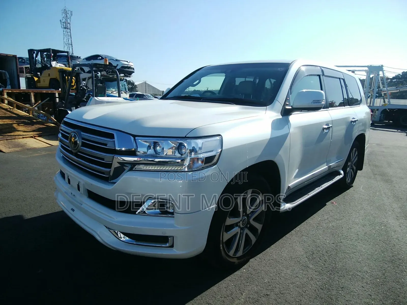 Toyota Land Cruiser 4.6 V8 ZX 2019 White