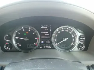 Toyota Land Cruiser 4.6 V8 ZX 2019 White