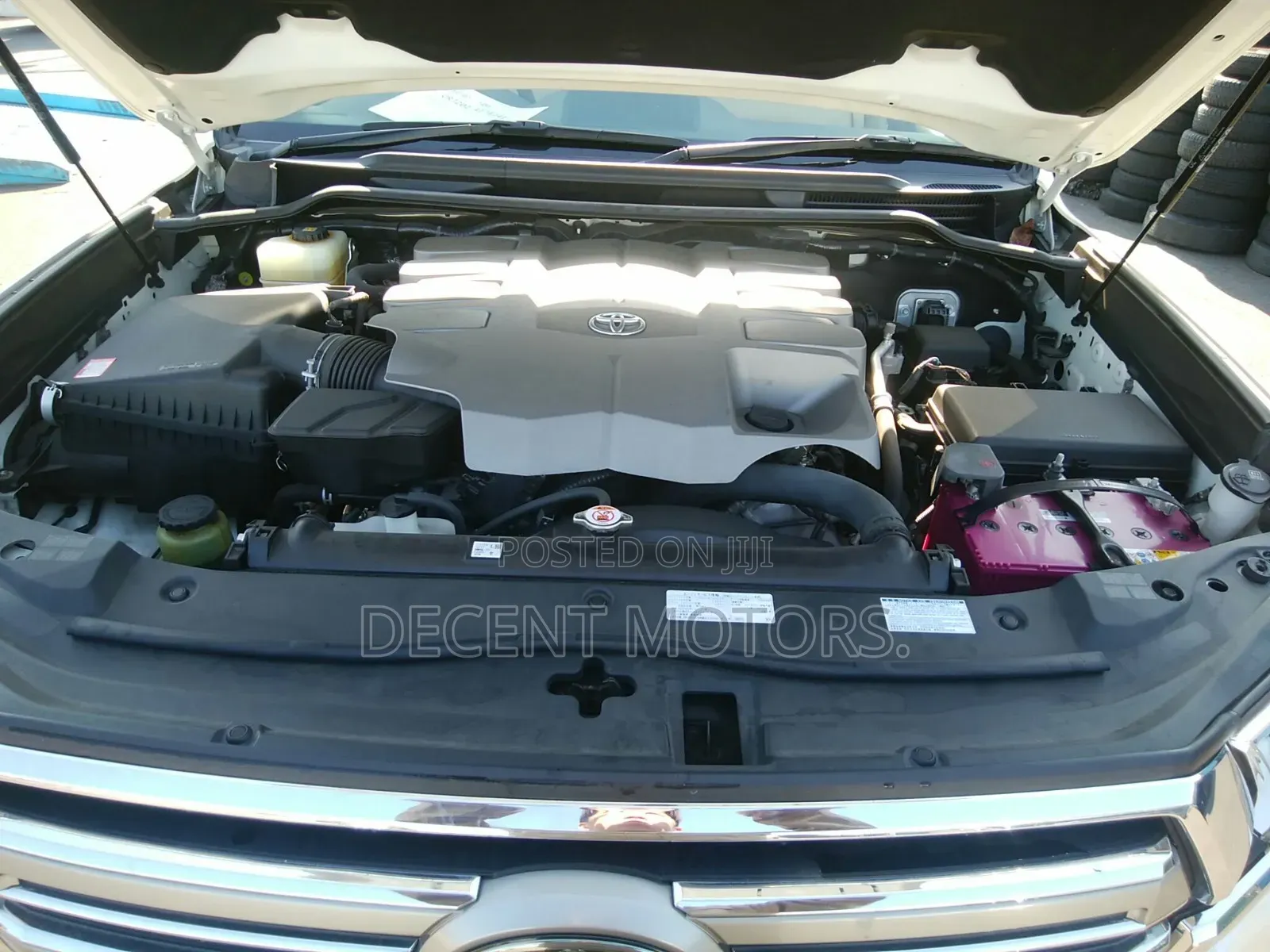 Toyota Land Cruiser 4.6 V8 ZX 2019 White