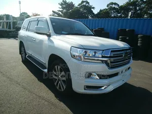 Toyota Land Cruiser 4.6 V8 ZX 2019 White