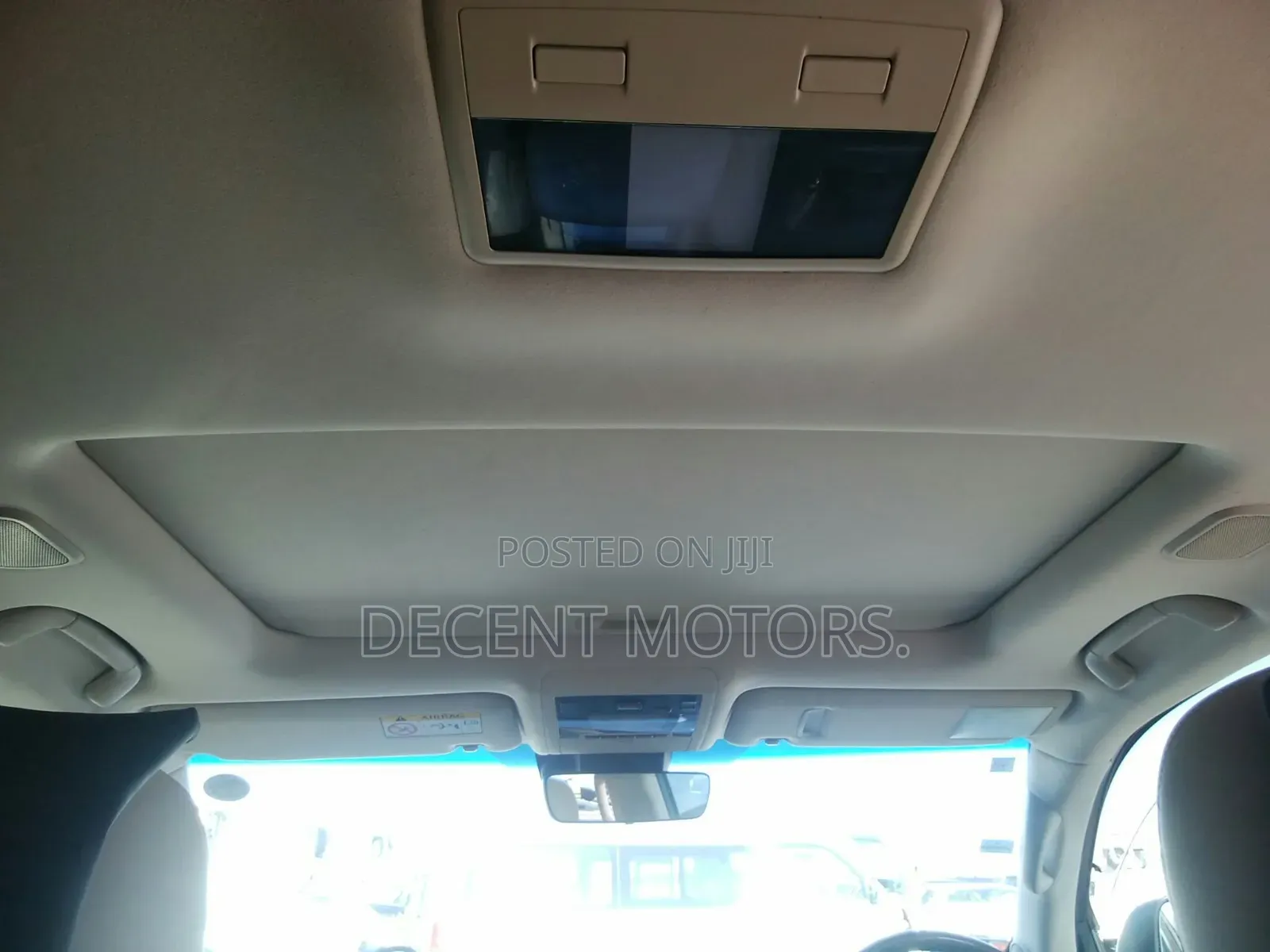Toyota Land Cruiser 4.6 V8 ZX 2019 White