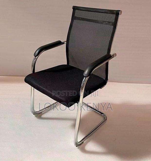 Office Chair : Black Professional Meeting Room Chair