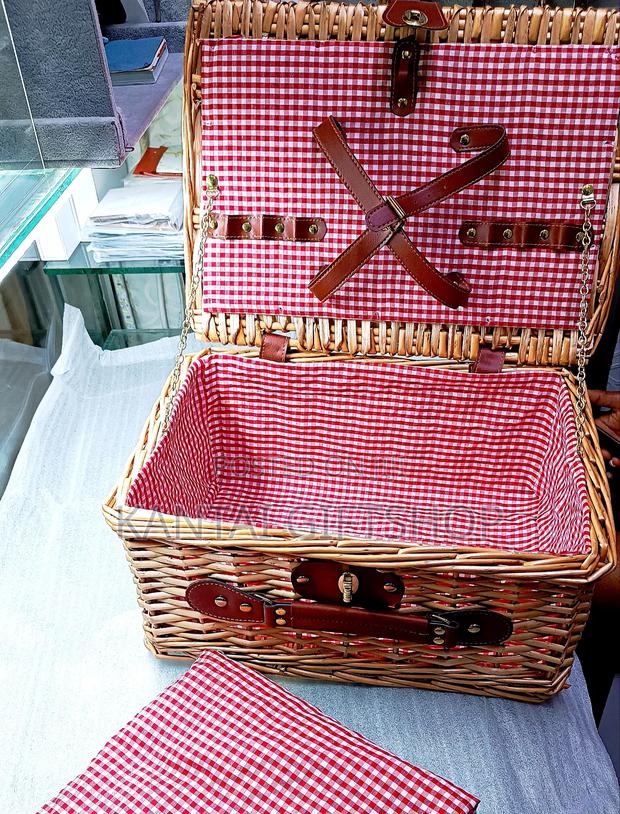 Willow Picnic Basket With Mat