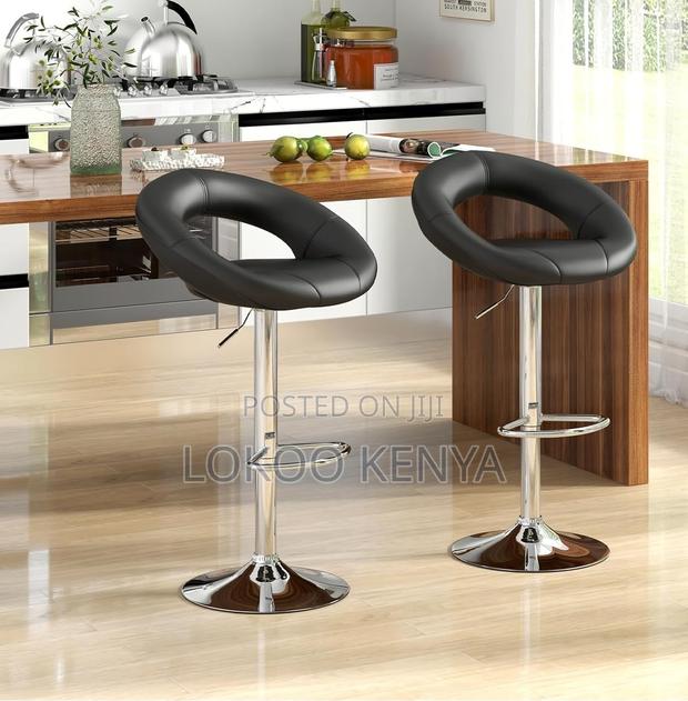 Barstool: Office Stool With Adjustable Height Function - thumbnail 4