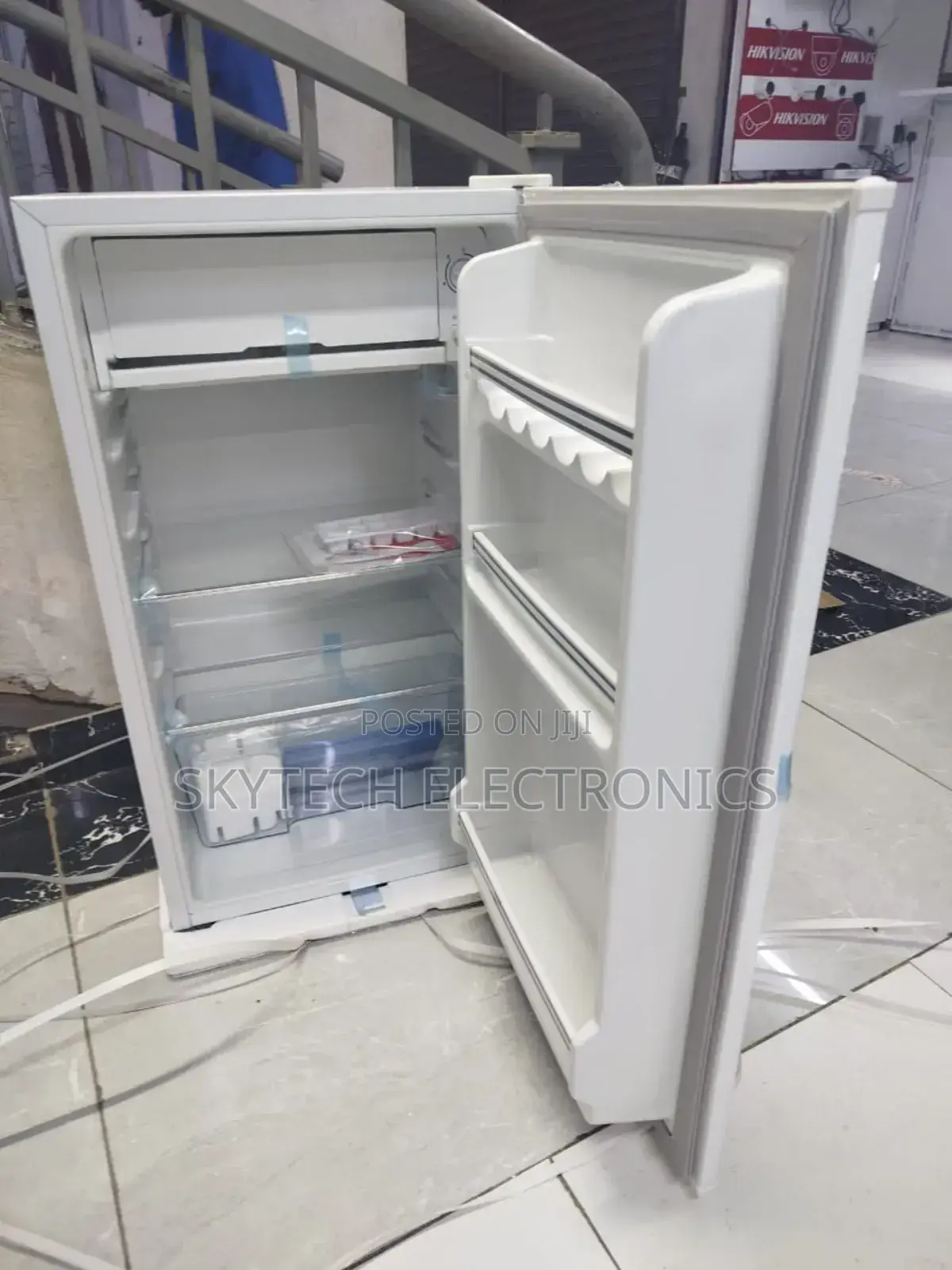 Ramtons Single Door Fridge 91litres