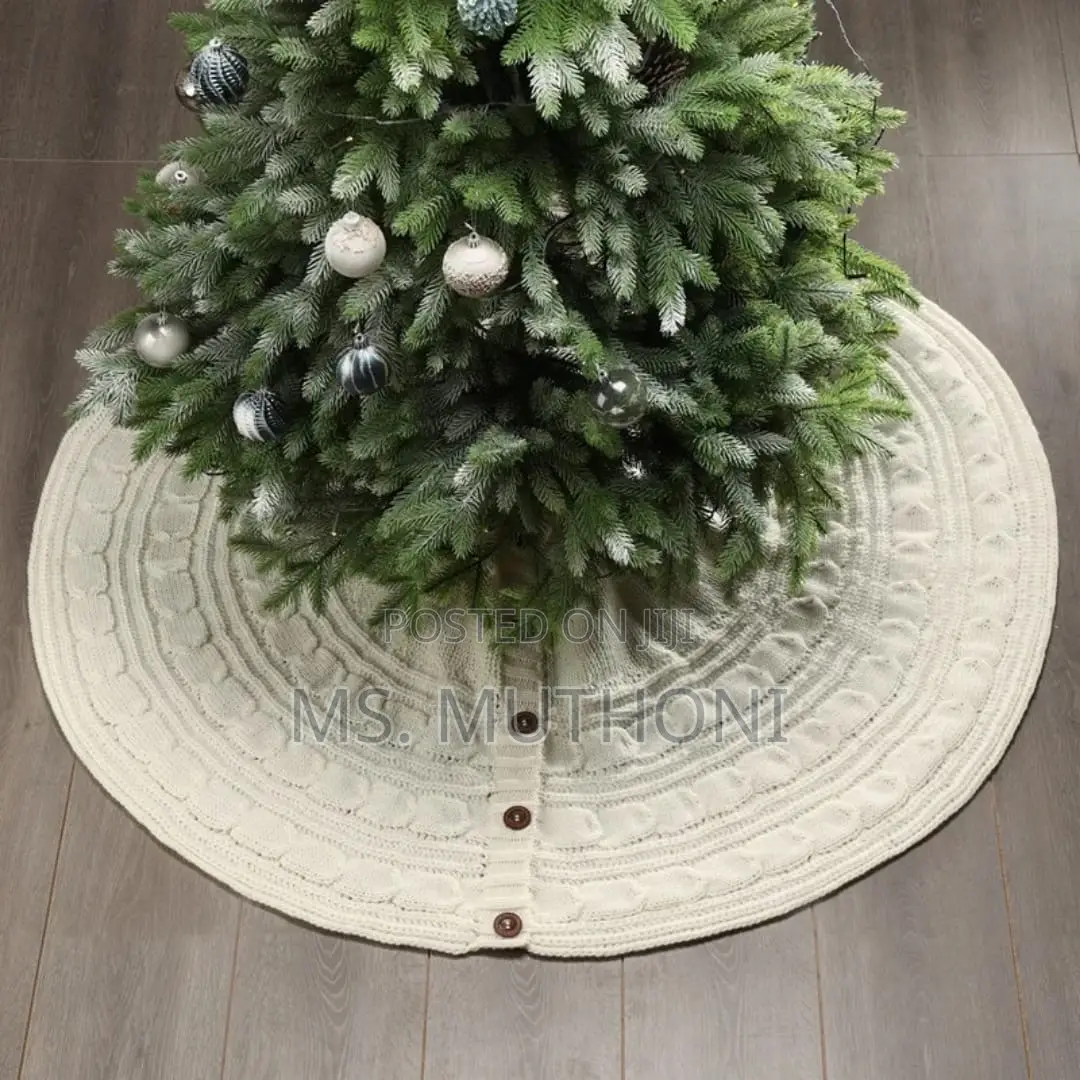 Button Up Decorative Christmas Knitted Tree Skirt / Apron