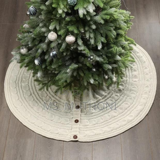 Button Up Decorative Christmas Knitted Tree Skirt / Apron