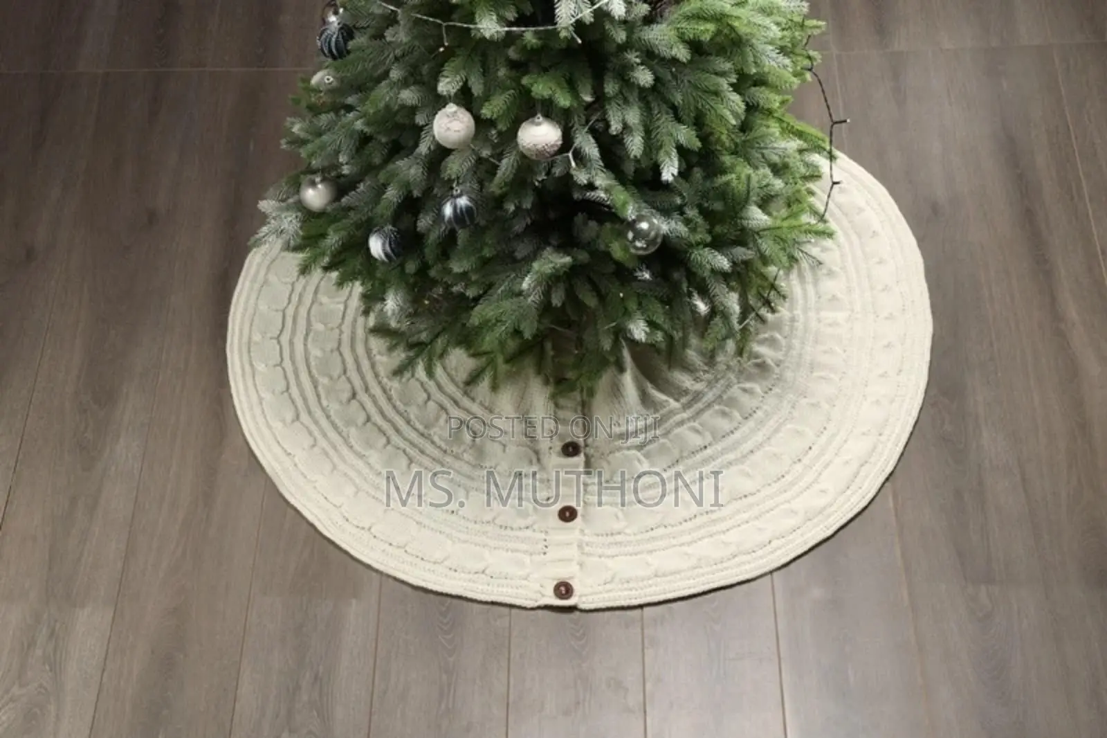 Button Up Decorative Christmas Knitted Tree Skirt / Apron