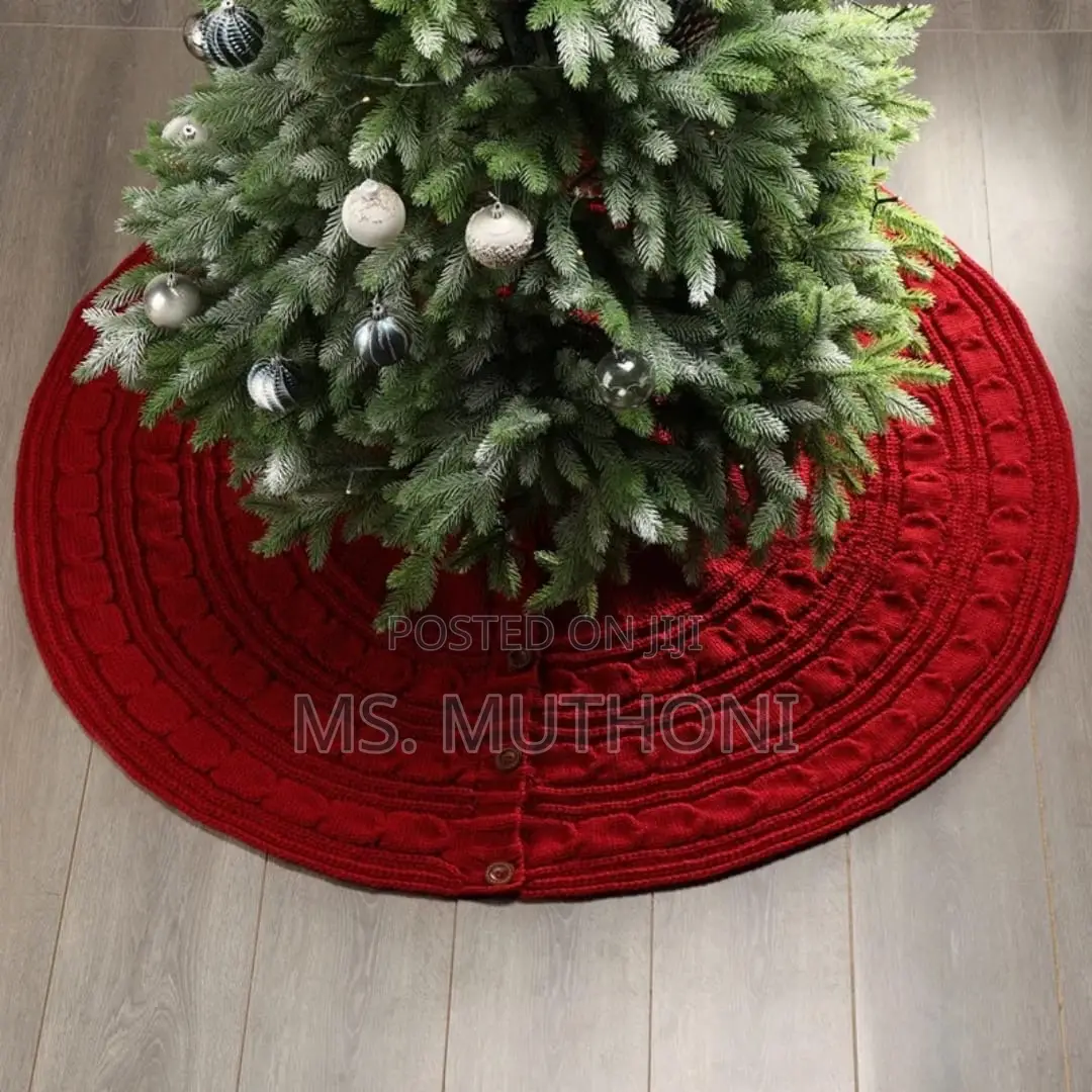 Button Up Decorative Christmas Knitted Tree Skirt / Apron