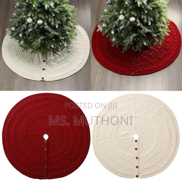 Button Up Decorative Christmas Knitted Tree Skirt / Apron - thumbnail 8