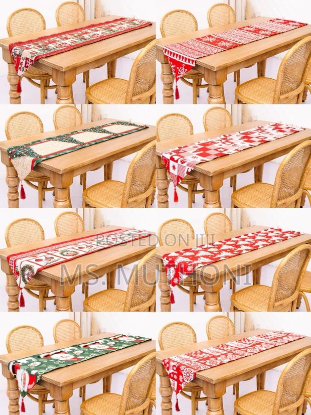 Christmas Knitted Fabric Tablecloth Runner With Tassels - thumbnail 2