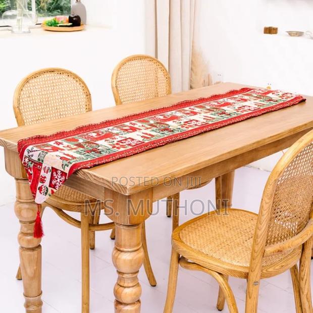 Christmas Knitted Fabric Tablecloth Runner With Tassels - thumbnail 5