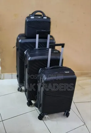 *4 in 1 Luxurious Unbreakable Suitcase*
Zipper Closure Frame