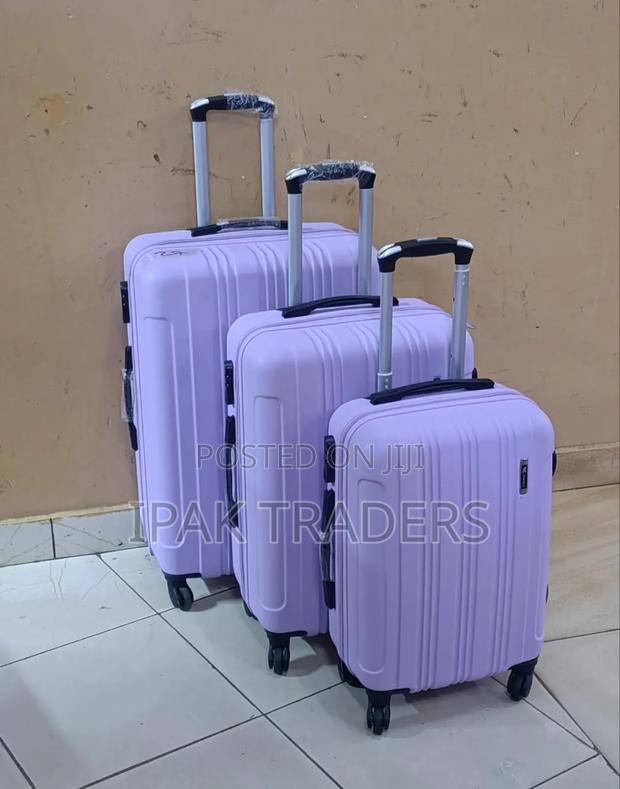 *Offer Offer 3 in 1 Luxurious Fibre Suitcase* Zipper Closure