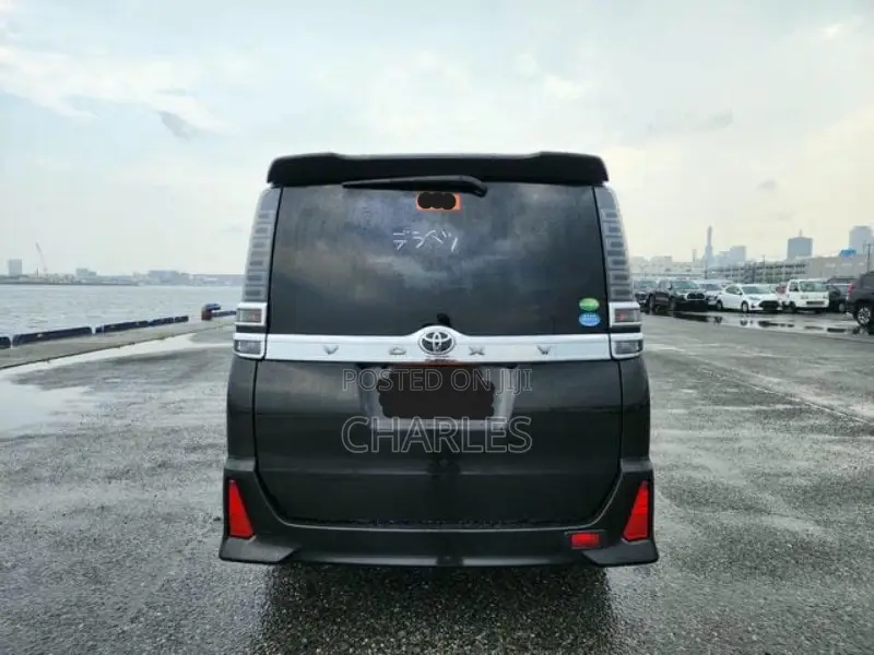 Toyota Voxy 2018 Black