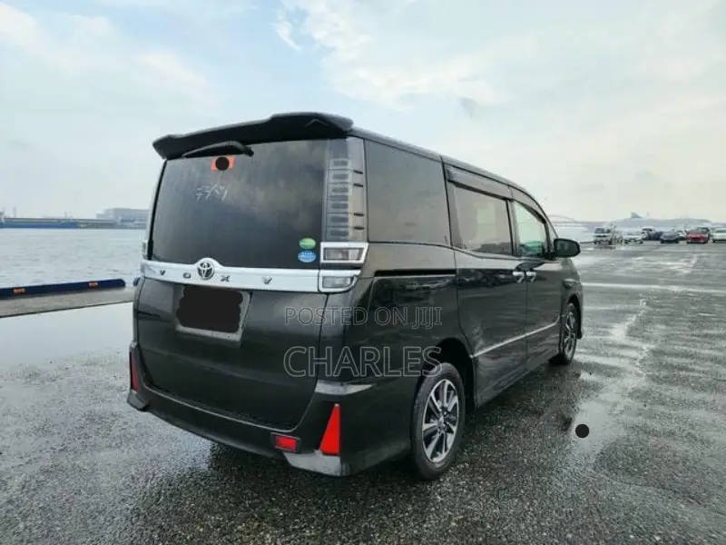 Toyota Voxy 2018 Black