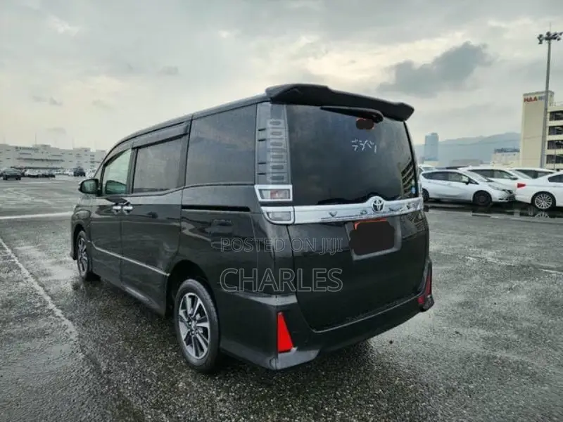 Toyota Voxy 2018 Black