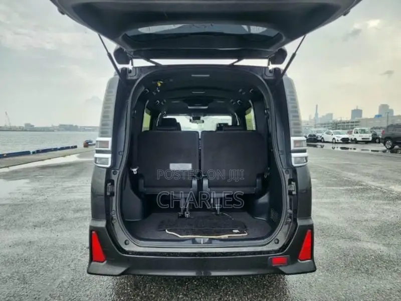 Toyota Voxy 2018 Black
