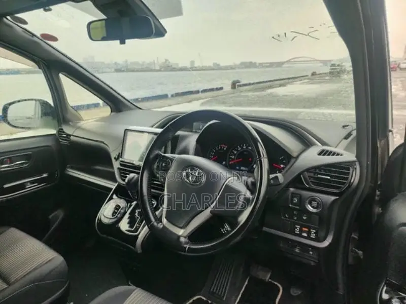 Toyota Voxy 2018 Black