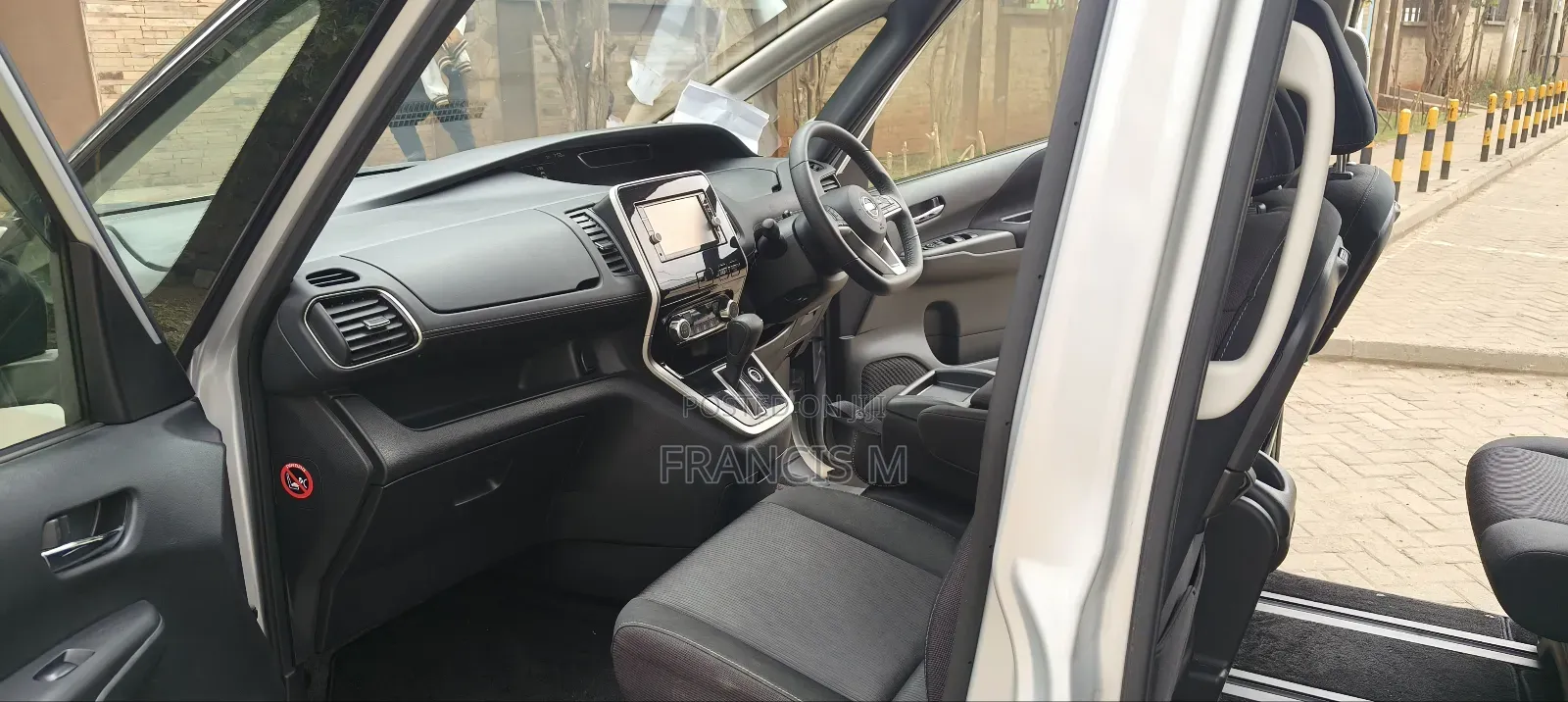 Nissan Serena 2019 Silver