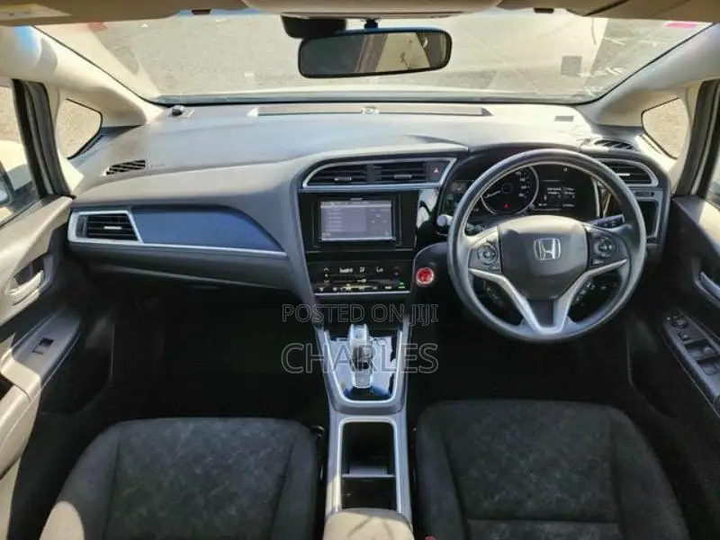 Honda Shuttle 1.5 G 4WD 2018 Pearl