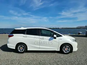 Honda Shuttle 1.5 G 4WD 2018 Pearl
