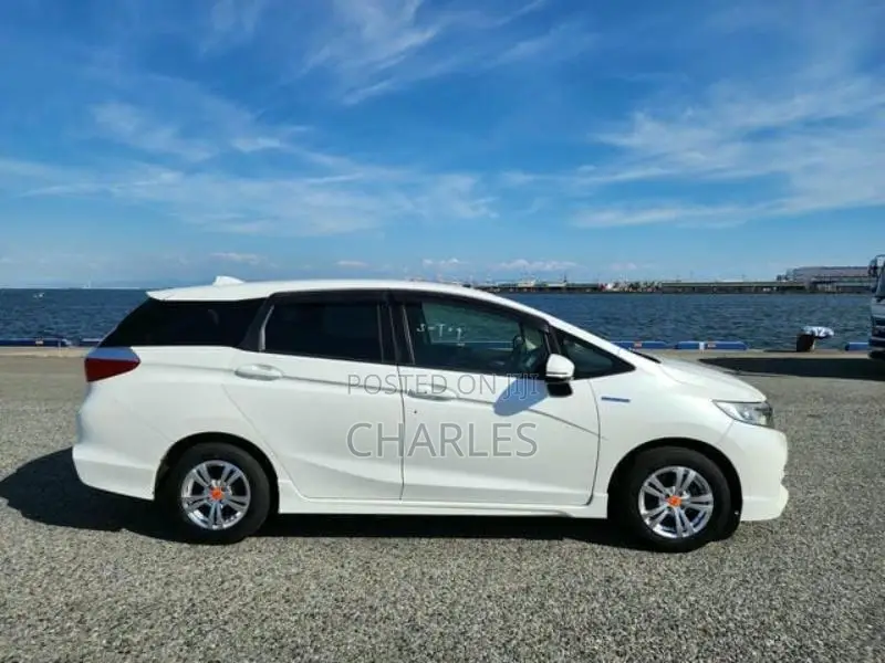 Honda Shuttle 1.5 G 4WD 2018 Pearl