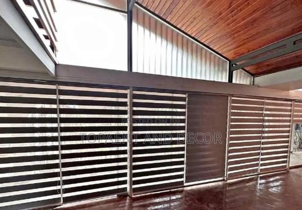 Modern Horizontal Blinds Shades Sleek and Functional