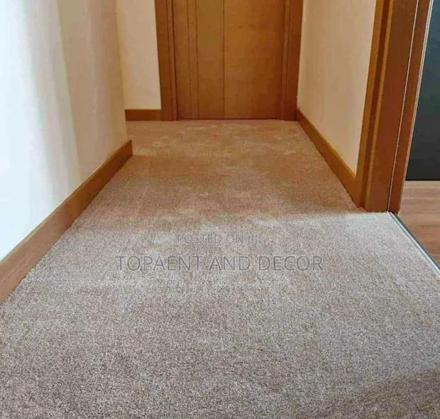Smooth Texture Wall to Wall Carpet for a Neat Interior Look - main view