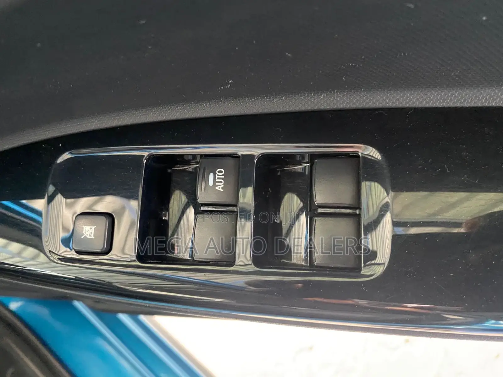 Mitsubishi Mirage 2018 Blue