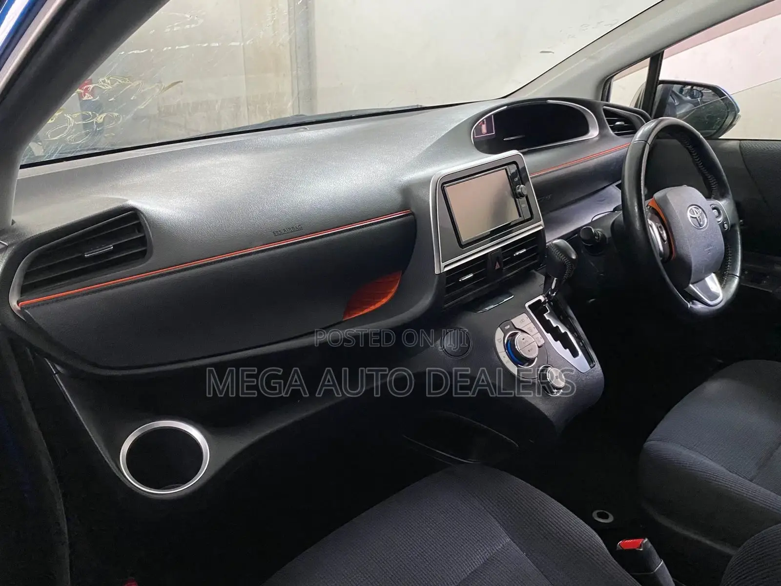 Toyota Sienta 2018 Blue