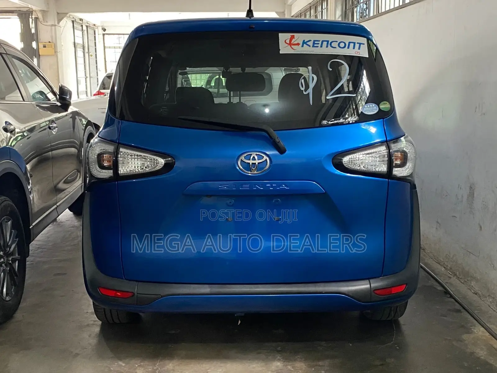 Toyota Sienta 2018 Blue