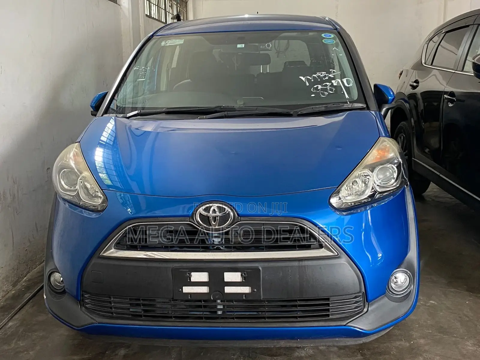 Toyota Sienta 2018 Blue
