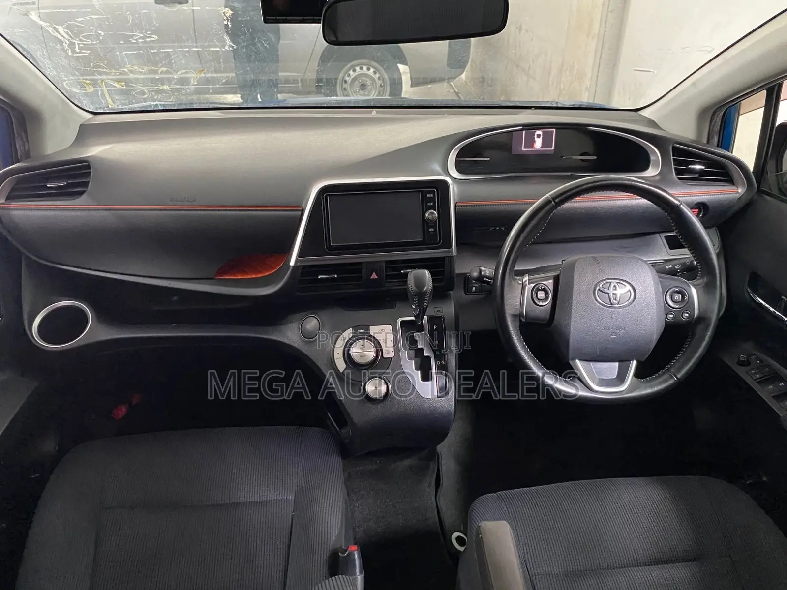 Toyota Sienta 2018 Blue