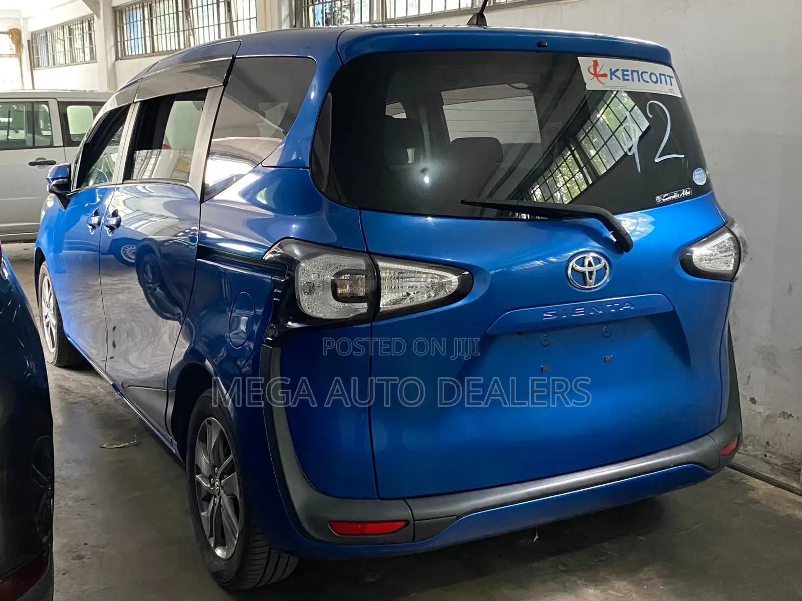 Toyota Sienta 2018 Blue
